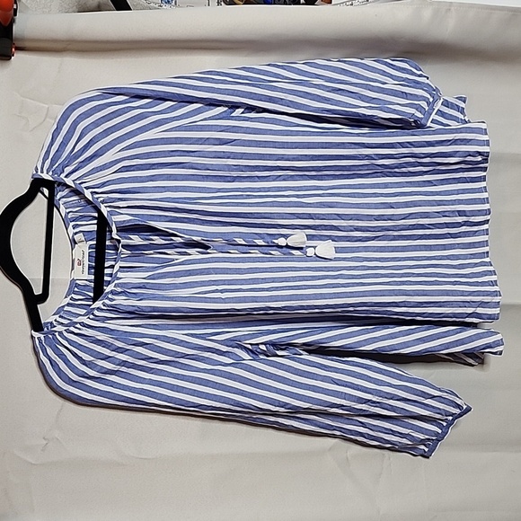 Vineyard Vines Tops - Vineyard Vines Blue and white stripe tunic